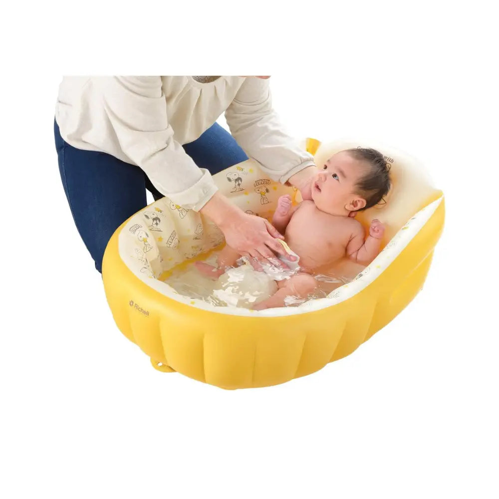 Richell Inflatable Baby Bath W (0-6months) Yellow